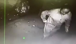 Clip: Bà bán đồng nát trộm cắp táo tợn gây sốc